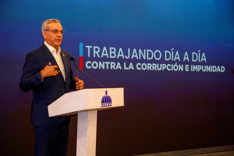 Abinader pide se investigue «más allá» licitación de la OCI cancelada por Contrataciones Públicas Abinader pide se investigue «más allá» licitación de la OCI cancelada por Contrataciones Públicas
